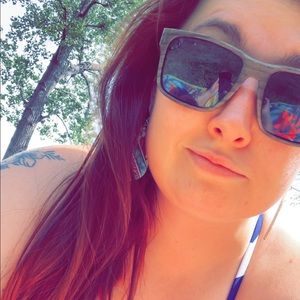 Meet your Posher, Shelby